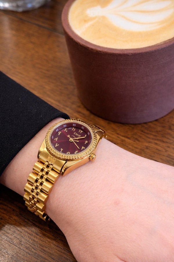 Montre femme Emir Watches Quartz cadran rubis chiffres arabes et bracelet doré